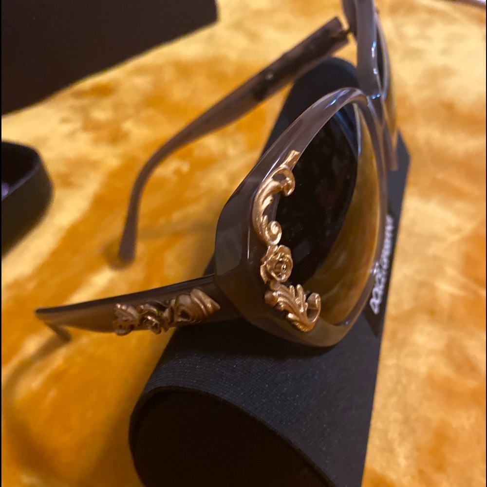 NWOT DOLCE AND GABBANA SUNGLASSES